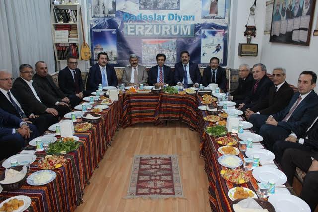 Vali ve Rektör Dadaşların sofrasına konuk oldu