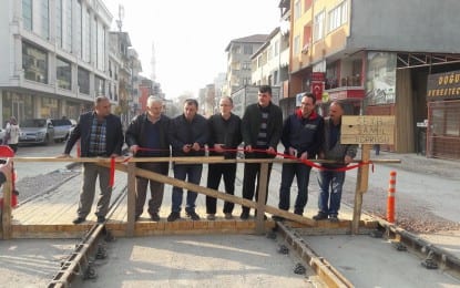 Yenişehir Mahallesi esnafı köprü açtı