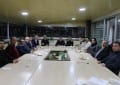 Fenerbahçeliler Derneği yöneticileri Akmis Grup Yönetim Kurulu Başkanı Ruhi Karaalp’i makamında ziyaret etti