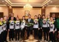 Vali Aksoy, Türkiye Şampiyonu Gölcük Barbaros Hayrettin Anadolu Lisesi Sporcularına Ödüllerini Verdi