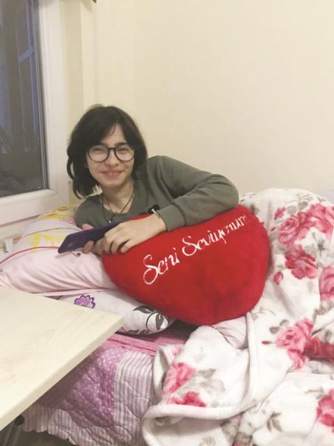 Körfezli Senanur Bizden Haber Bekliyor!