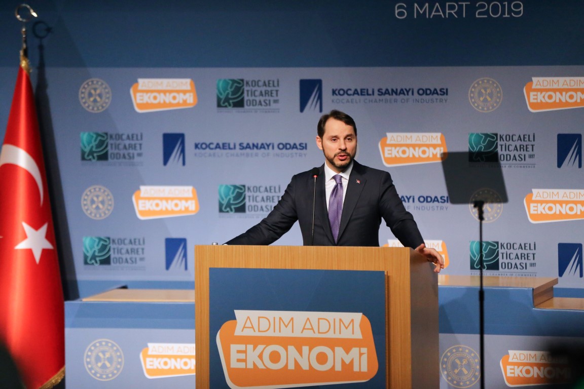 Bakan Abayrak Ticaret Odasında Konuştu