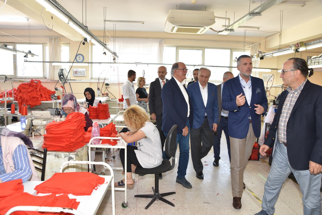 TİSK Yönetimi “ Bizimköy Engelliler Üretim Merkezi” ne hayran kaldılar