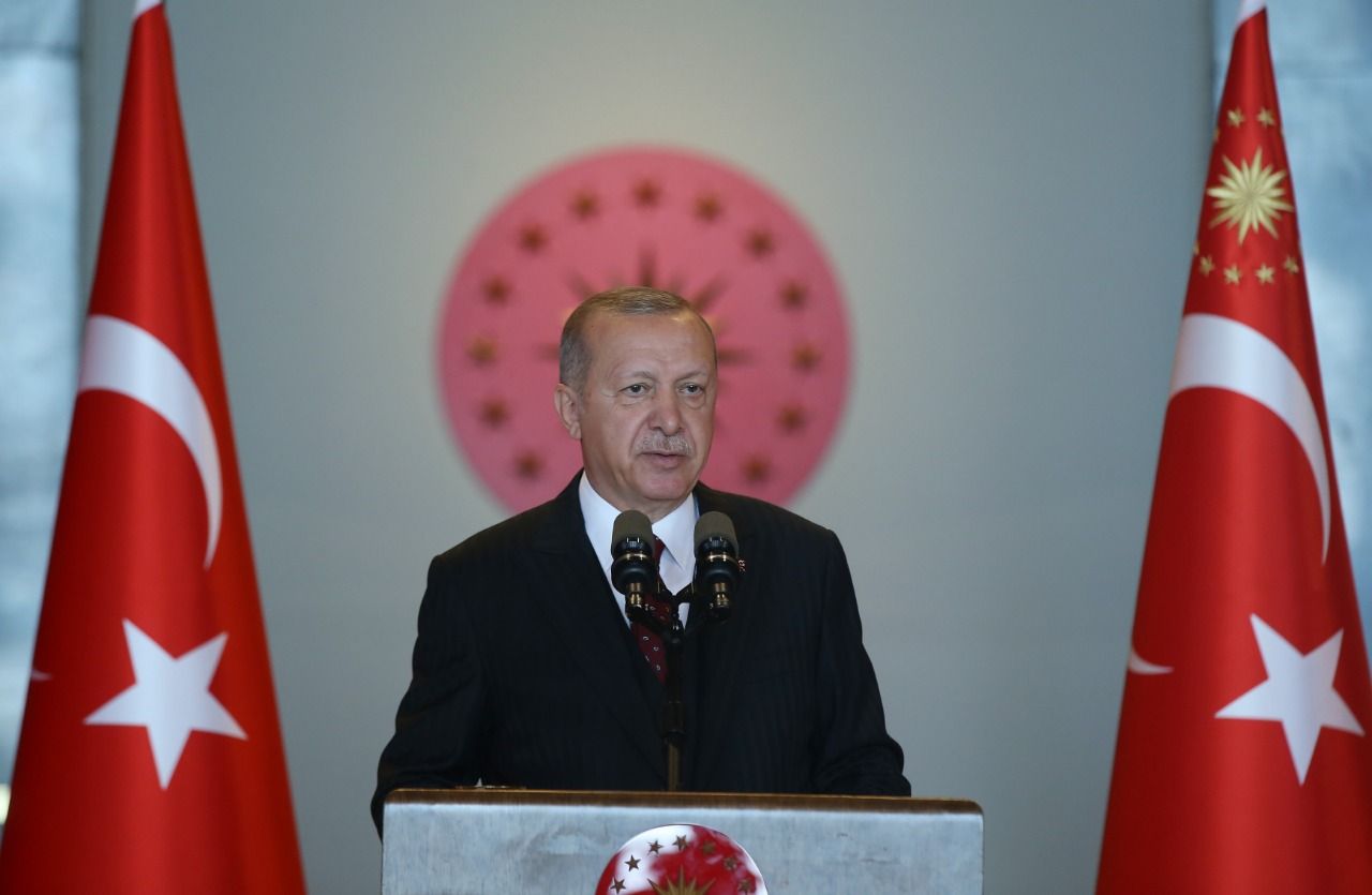 Erdoğan: Bir tarafta açlık ve yoksulluk, diğer tarafta şatafat var