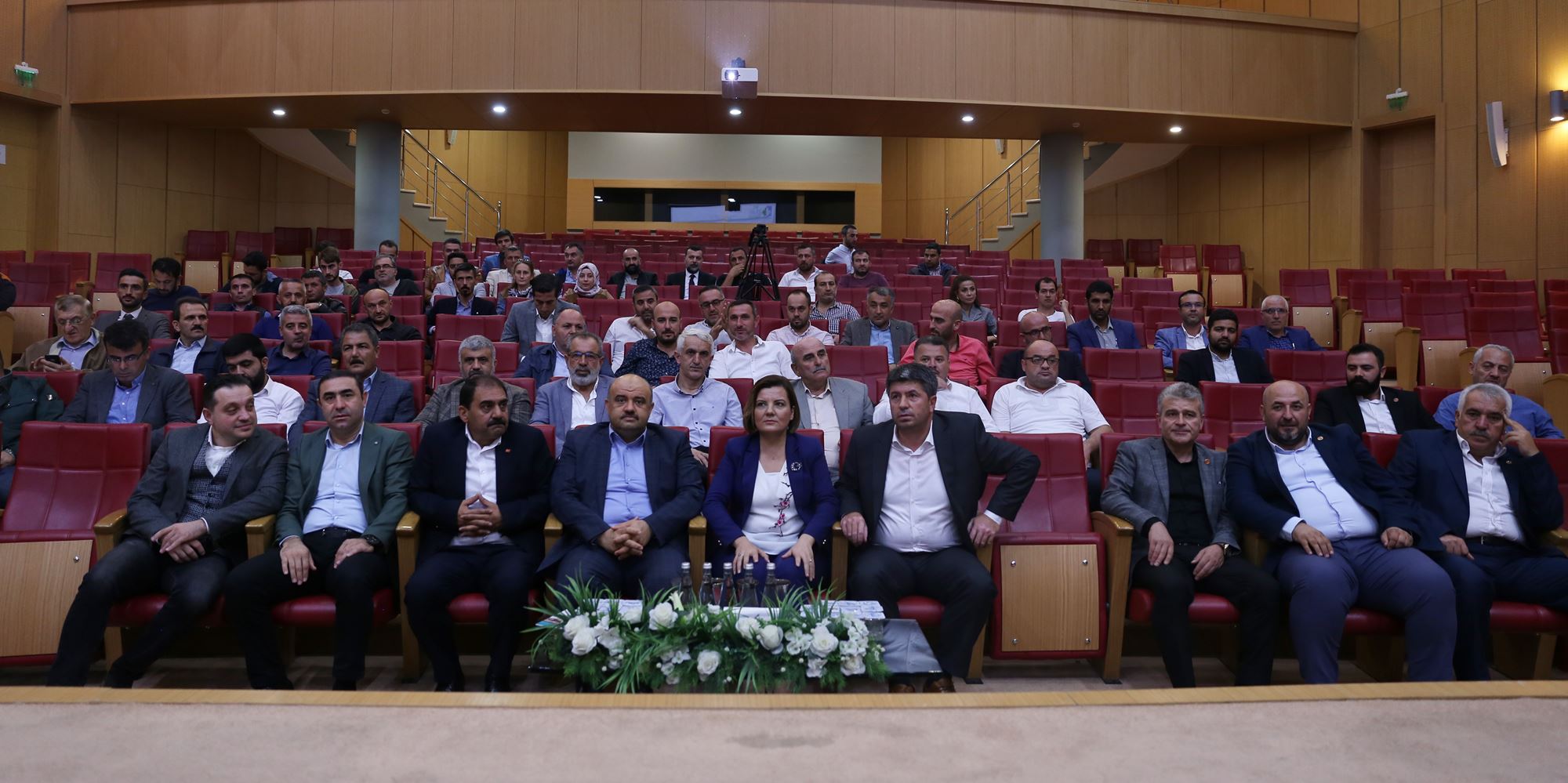 Müteahhit ve yapı denetim firmalarına değişen yönetmelikler anlatıldı- sorunları ele alındı