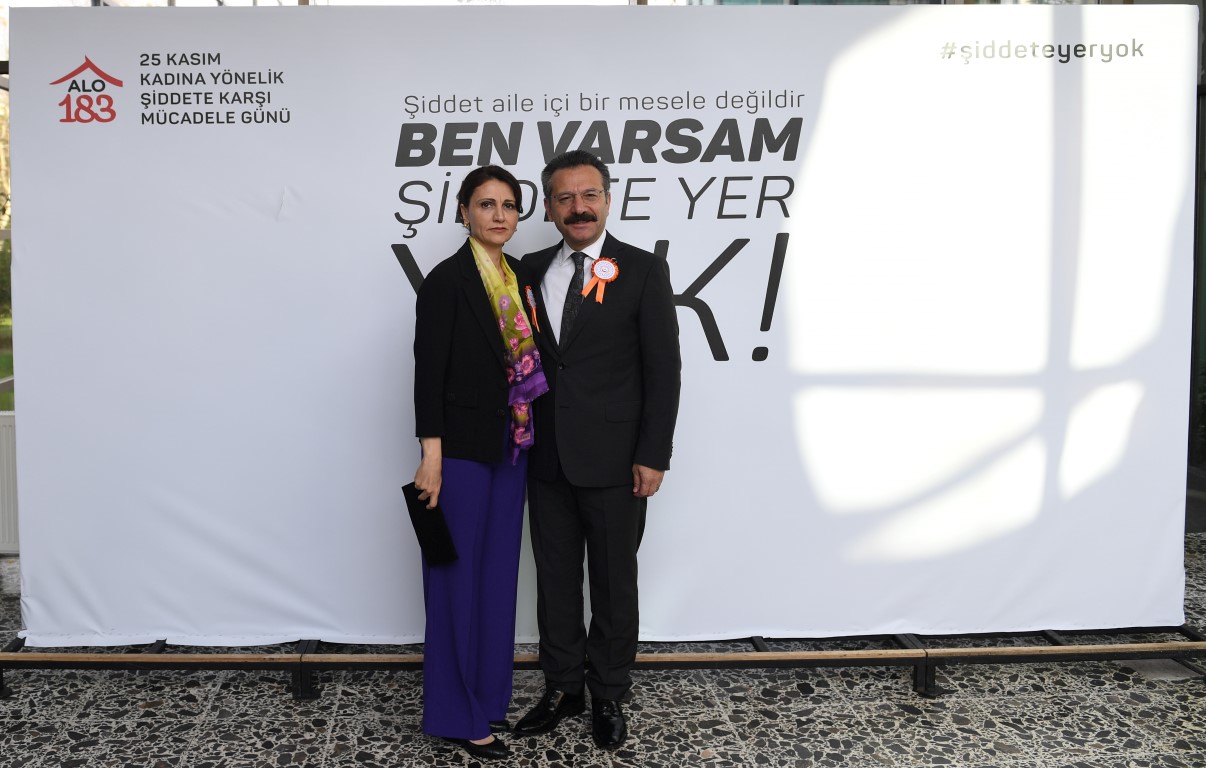 Kadına Yönelik Şiddete Karşı Uluslararası Mücadele Günü’ne, AKSOY Çifti’nden Tam Destek