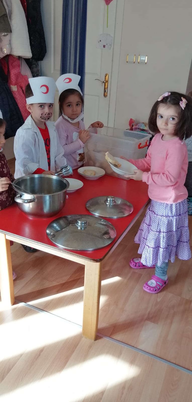 Kızılay haftası tiyatral olarak anlatıldı
