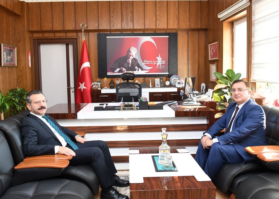 Vali Hüseyin Aksoy  Körfez Kaymakamı Gürsoy Osman Bilgin’i Ziyaret Etti
