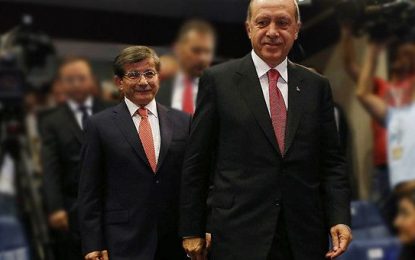 Davutoğlu: Erdoğan üç bakanın yüce divanda yargılanmasını engelledi