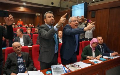 Cumhur İttifakı İzmit Meclisini, bu kez oylarıyla çalıştırmadı