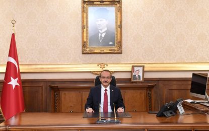 Vali Seddar Yavuz Kocaelispor’un 2. Lige Yükselmesini Kutladı