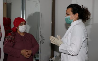 Kocaeli Büyükşehir Belediyesi’nin ‘Hasta Refakatçi Eğitimi’ yatalak hastalar ve refakatçilerinin yüzlerini güldürüyor