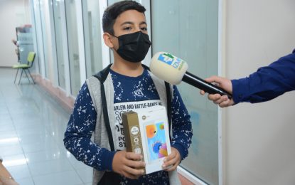 İzmit Belediyesinin “Askıda Tablet” kampanyasında çocukların yüzü gülüyor