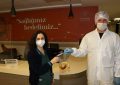 Koronavirüsün öncü savaşçılarına Büyükşehir’den meyve desteği