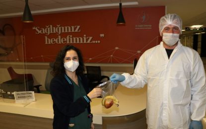 Koronavirüsün öncü savaşçılarına Büyükşehir’den meyve desteği