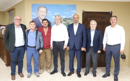 Judo Federasyonu Asba�kan覺 Fikret Y覺ld覺z, AK Parti Kocaeli 襤l Ba�kan覺 Mehmet Ellibe�’i ziyaret etti