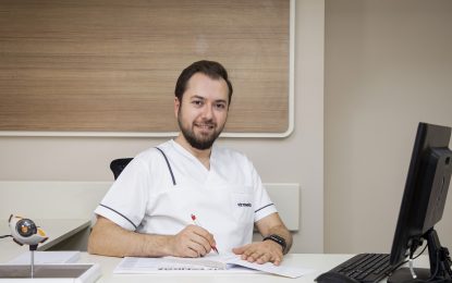 Op. Dr. Önder Demirtaş, meslek hayatına Vizyongöz Hastanesi’nde devam ediyor