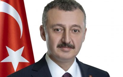 Kocaeli Büyükşehir Belediye Başkanı Tahir Büyükakın, yeni yılda yeni ve vizyon projeler hayata geçireceklerine dikkat çekti