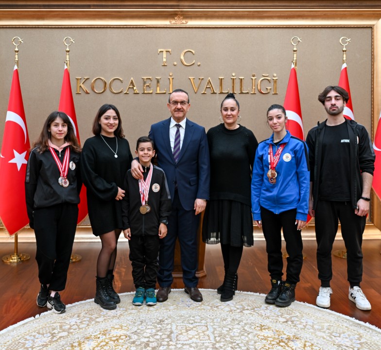 Dereceye Giren Sporculardan Vali Yavuz’a Ziyaret