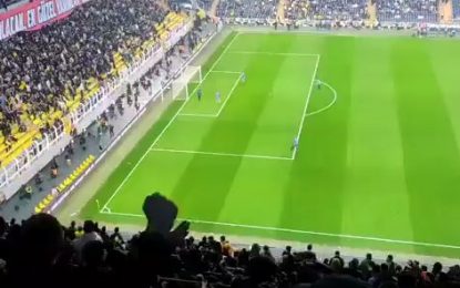 Fenerbahçe taraftarları AKP’yi istifaya çağırdı: İstifa ulan!