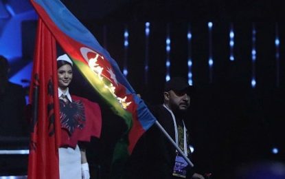 Avrupa Halter Şampiyonası’nda skandal! Azerbaycan Bayrağı yakıldı