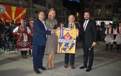 Tuğba Özay, Makedonya’da 19 Mayıs’ı coşkuyla kutladı 
