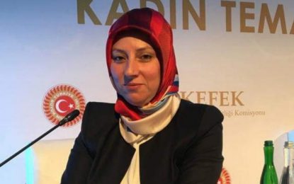 Meclis Üyesi Güzin Taştekin, İzmit Belediye Başkanı Fatma Kaplan Hürriyet’in …