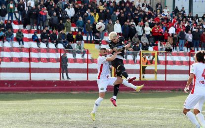 Aliağa Namağlup Liderliğini Sürdürdü – Ayvalıkgücü Belediyespor 1  – 1 Aliağaspor FK