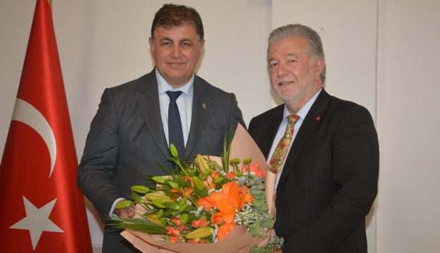 İzmir Esnafı için birlik oldular. İzmir Büyükşehir Belediye Başkanı Cemil Tugay’a tebrik …