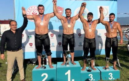 Büyükşehir’in pehlivanı Alparslan Tekmen şampiyon oldu