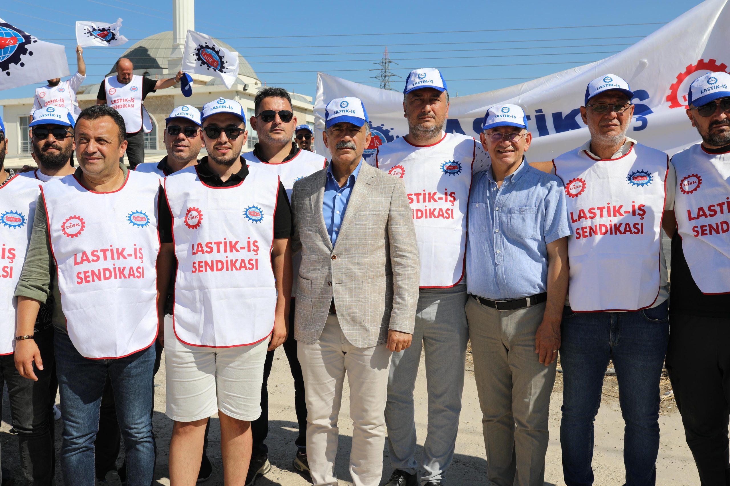 İşçi düşmanı patron bu kez Gemlik’te işçilere kıyıyor 