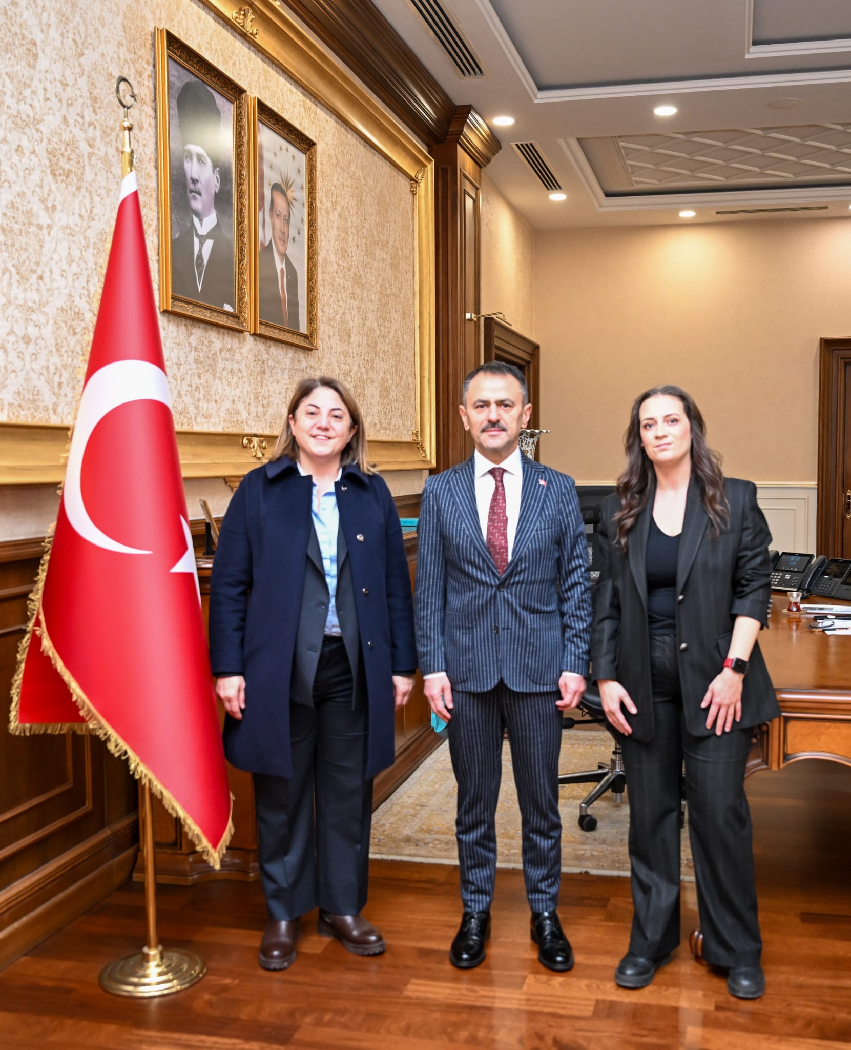 İzmit Vakko Outlet Genel Müdürü Esengül Kuran, Vali Aktaş’ı Ziyaret Etti