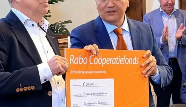 TÜRK MÜDÜR UĞUR PEKDEMİR’İN YÖNETTİĞİ RABOBANK’TAN TÜRKİYE’NİN SİMGESİ LALE’NİN TANITIMI İÇİN 30 BİN EURO BAĞIŞ