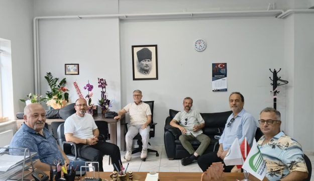Kocaeli Milli Kuruluşlar Birliği’nden Feyzullah Divli’ye Nezaket Ziyareti