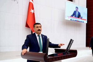 TÜRKOĞLU’NDAN 2026 EĞİTİM GENELGESİNE SERT TEPKİ: OKULLAR, İKTİDAR SİYASETİNİN KÜRSÜSÜ DEĞİLDİR!