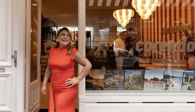 CORENDON’DAN YENİ VE İDDİALI BİR ADIM: YEŞİM CANDAN, AMSTERDAM’DAKİ İLK ‘TRAVEL BOUTIQUE’İN BAŞINA GEÇTİ